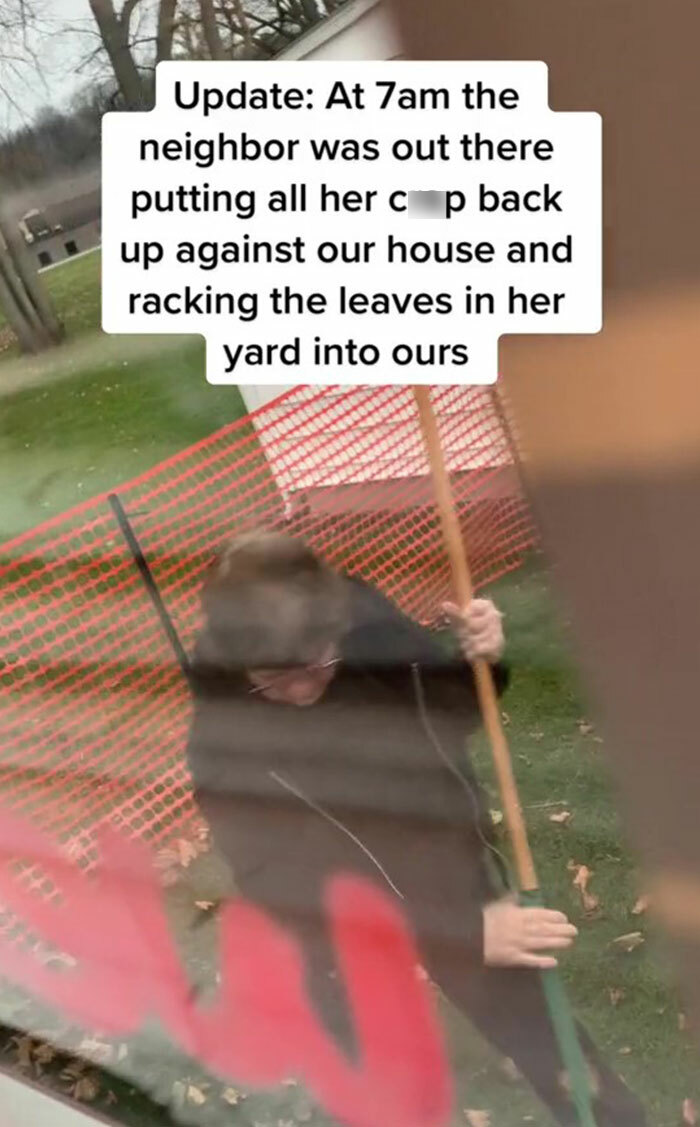 “Looks Like We Got Karen As A Neighbor”: Man Gets Into A War With Neighbor Who Zip-Tied Her Snow Fence To His Gutters “Looks Like We Got Karen As A Neighbor”: Man Gets Into A War With Neighbor Who Zip-Tied Her Snow Fence To His Gutters