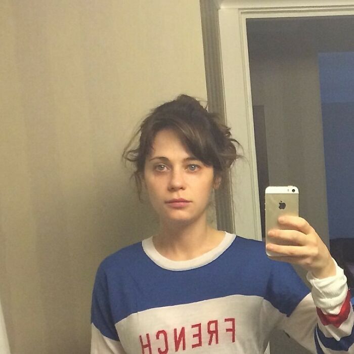 When Zooey Deschanel Posted This Selfie Immediately After Rolling Out Of Bed