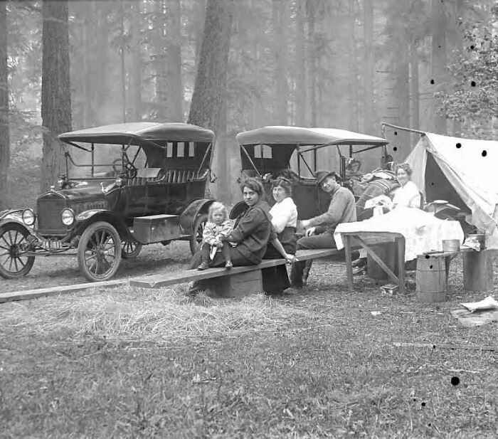 A Family Auto Camping In Oregon, 1918