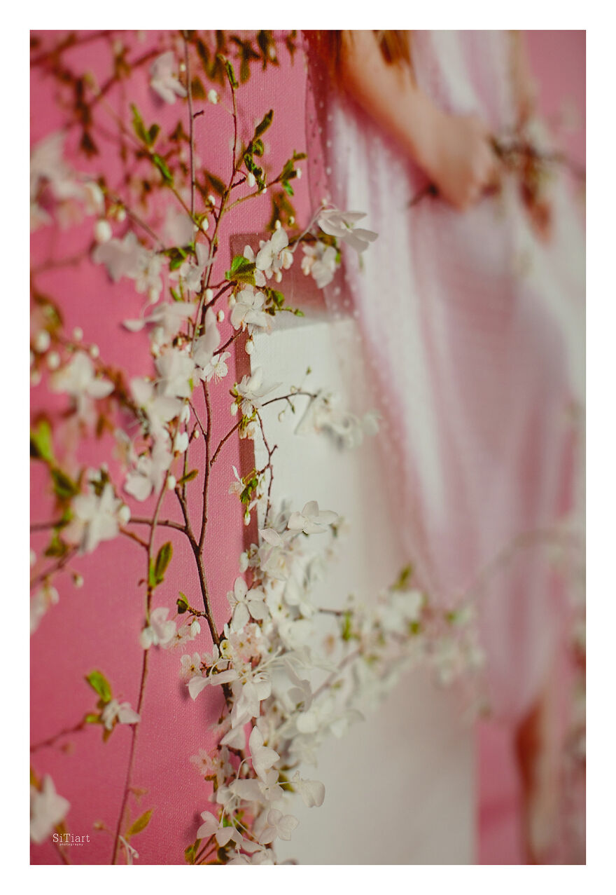 A Fellow Florist And I, The Photographer, Made 11 Portraits Of Months Using Live Flowers To Highlight The Genuineness Of Each Season