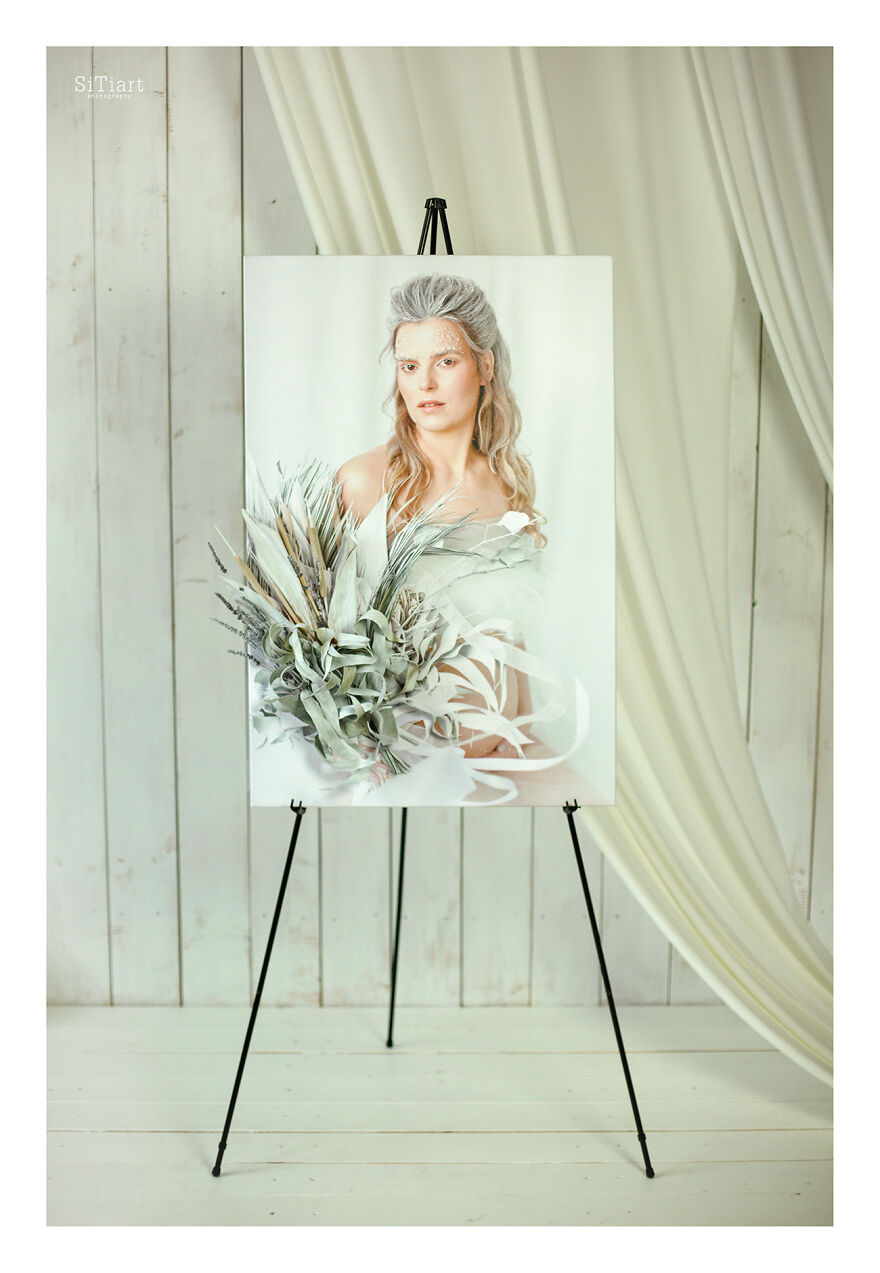 A Fellow Florist And I, The Photographer, Made 11 Portraits Of Months Using Live Flowers To Highlight The Genuineness Of Each Season