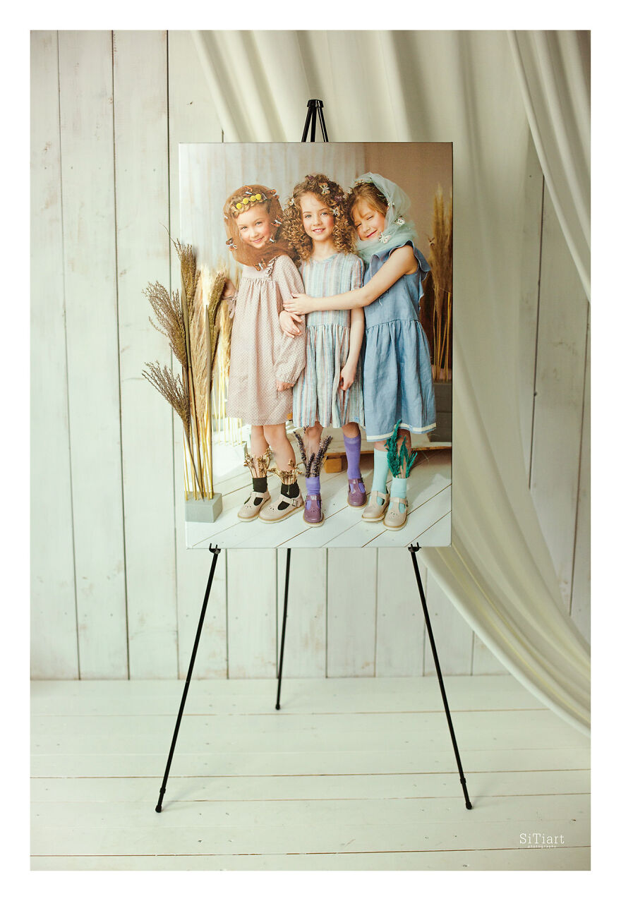 A Fellow Florist And I, The Photographer, Made 11 Portraits Of Months Using Live Flowers To Highlight The Genuineness Of Each Season