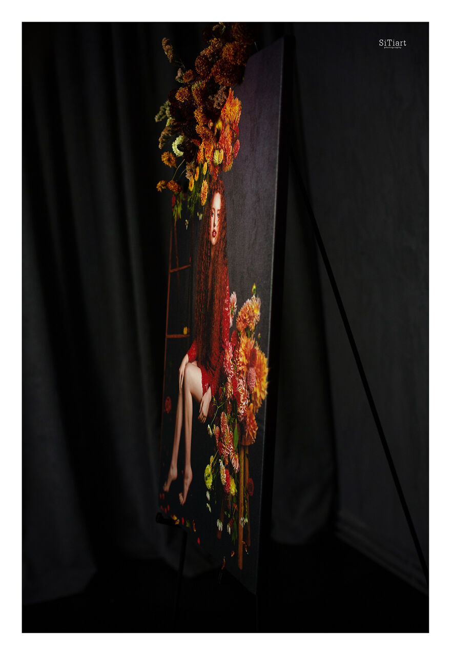 A Fellow Florist And I, The Photographer, Made 11 Portraits Of Months Using Live Flowers To Highlight The Genuineness Of Each Season