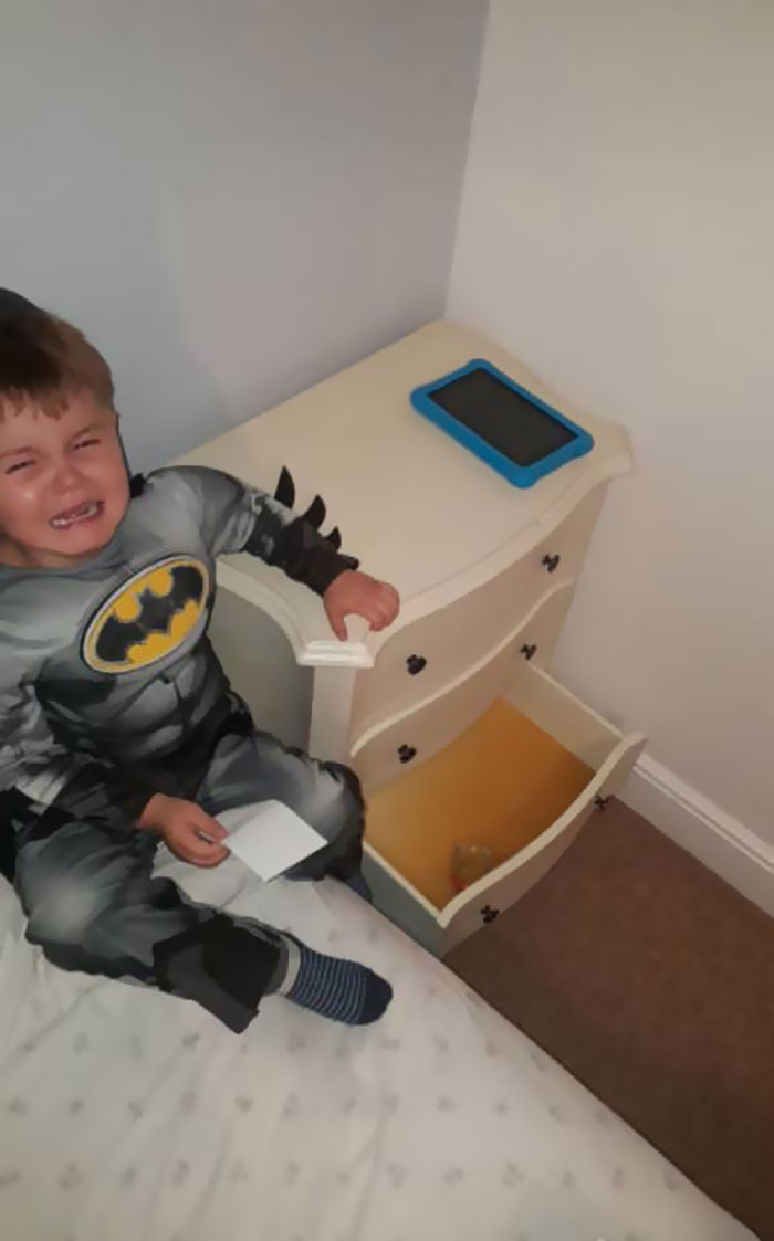 Little Kid Crying Because Mom Found His Pee Drawer