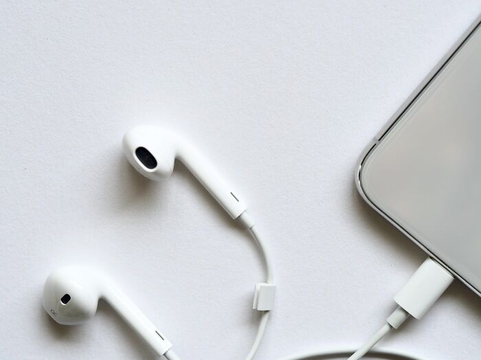 Use Your iPhone Headphones As A Shutter Button