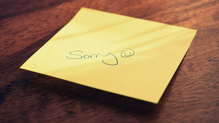 Apology Letter On A Sticky Note 