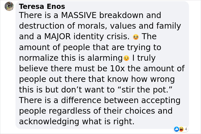 Dad Gets Applauded Online For Standing Up For His Son Who Got Bullied For Wearing Nail Polish Dad Gets Applauded Online For Standing Up For His Son Who Got Bullied For Wearing Nail Polish