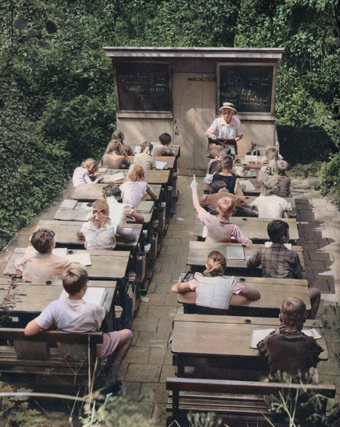 Una escuela al aire libre en Países Bajos, 1957