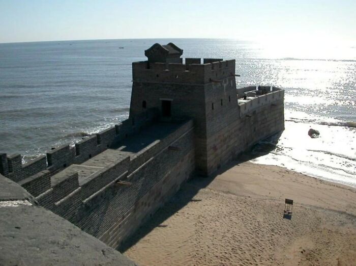 El sitio donde la Gran Muralla China se conecta con el mar