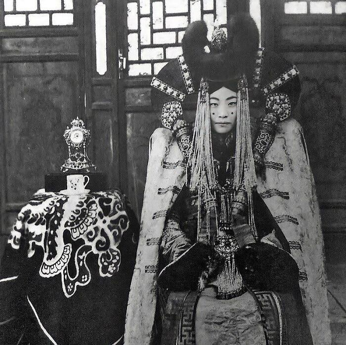 The Queen Consort Of Mongolia, Genepil, In Mongolia