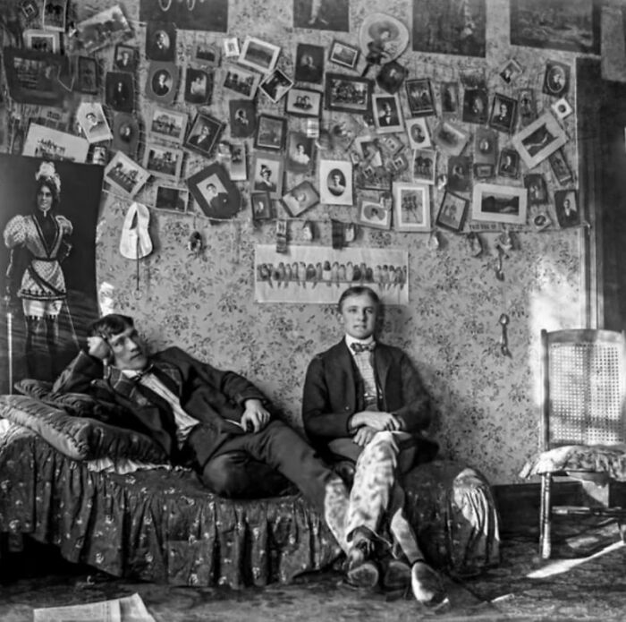 Hanging Out In A University Of Illinois Dorm Room, 1910
