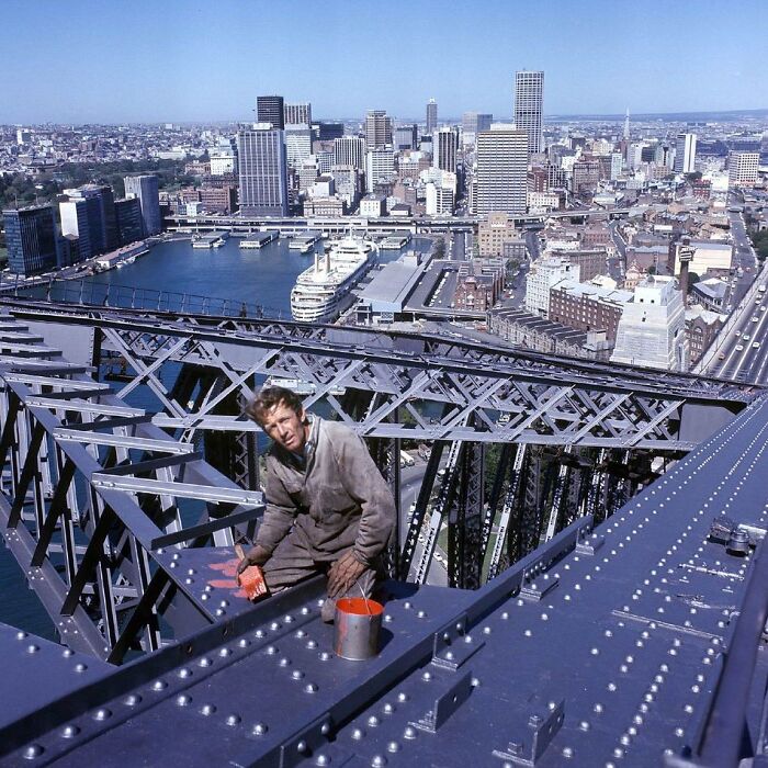 High-Rise Installer On One Of The Largest Bridges In The World, The Harbour Bridge, Sydney, 1971. The Installer's Name Is Paul Hogan, In 15 Years He Will Be Known As "Crocodile" Dundee