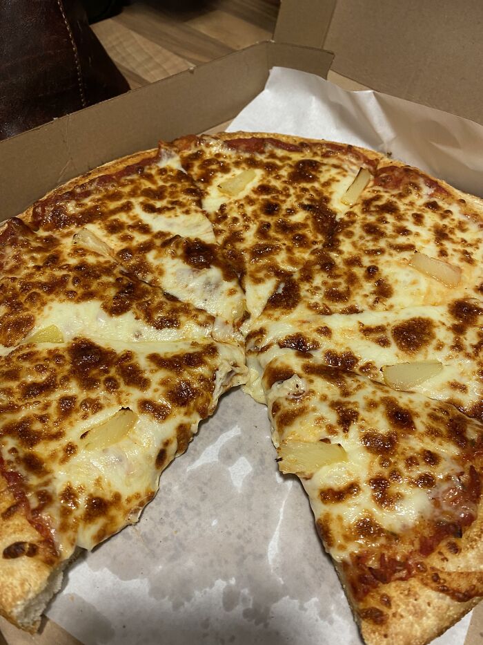 Cuando pagas un extra para colocarle piña a la pizza y solo te dan un trozo por porción