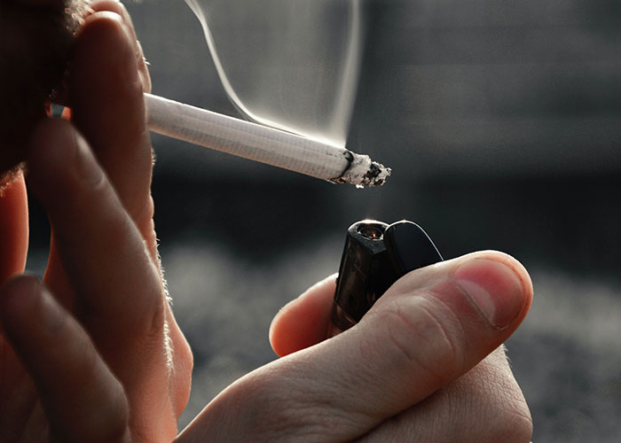 The Internet Applauds This Non-Smoker For Winning An Extra Break By 'Technically' Smoking The Internet Applauds This Non-Smoker For Winning An Extra Break By 'Technically' Smoking