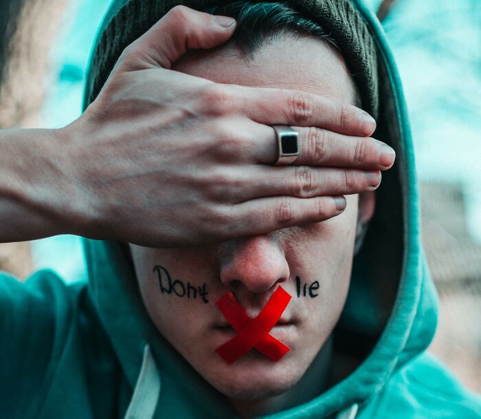 "Never Leave Anything On A Chair That You Wouldn't Want To Sit On": 35 Good-to-know Rules To Ease Your Life, As Told By The Panda Community