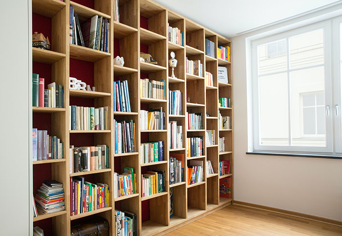 Picture of bookshelf