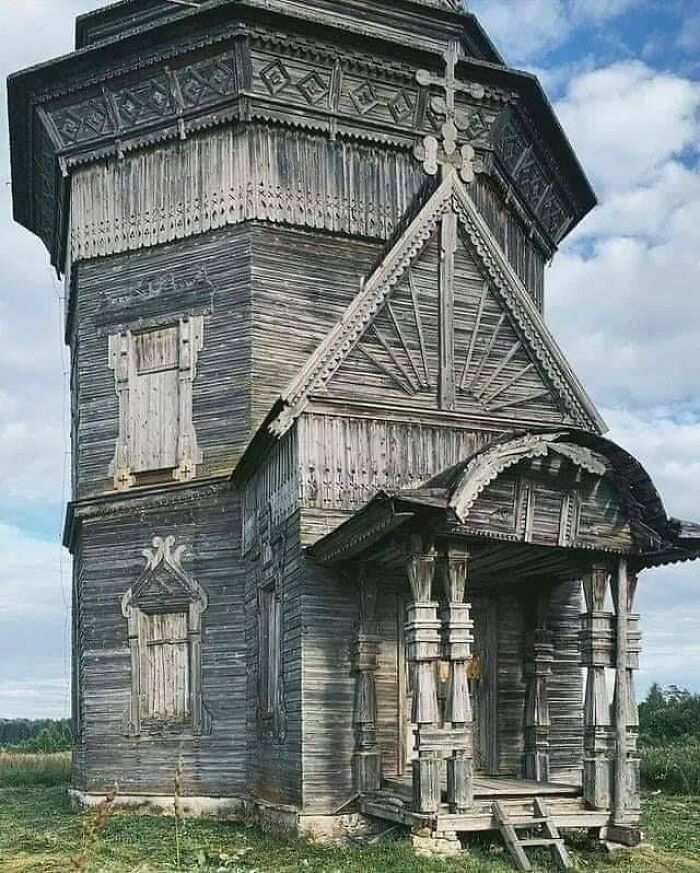 Ancient Wooden Church (Built In 1655) On The Site Of The Former Village Of Krasnaya Lyaga Near Kargopol, North Russia