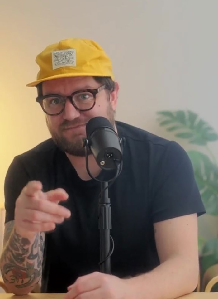 6 Controversial Logo Redesign Fails, As Pointed Out By This Guy On TikTok 6 Controversial Logo Redesign Fails, As Pointed Out By This Guy On TikTok