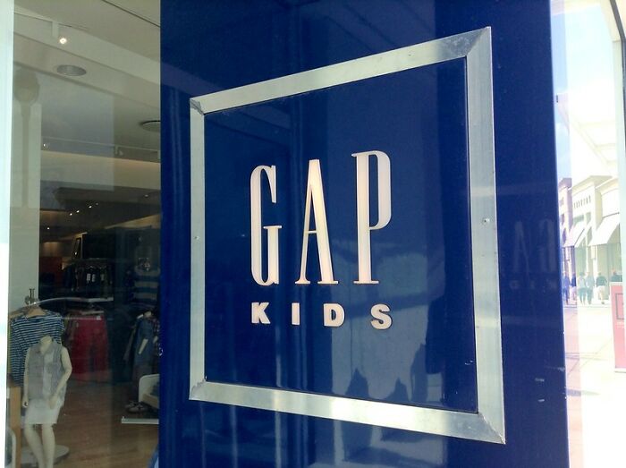 6 Controversial Logo Redesign Fails, As Pointed Out By This Guy On TikTok 6 Controversial Logo Redesign Fails, As Pointed Out By This Guy On TikTok