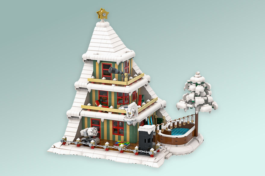 Christmas Is Coming, So I've Built A Kind Of Modular LEGO Christmas Tree