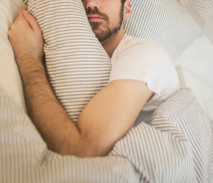 People Online Call This Woman The Jerk For Critiquing Her Husband Who Decided To Take A Nap On Christmas Day People Online Call This Woman The Jerk For Critiquing Her Husband Who Decided To Take A Nap On Christmas Day