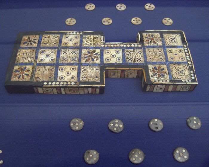Royal Game Of Ur (2600 BC – 2400 BC)