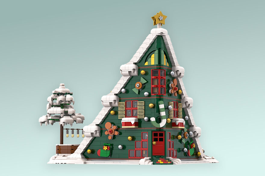 Christmas Is Coming, So I've Built A Kind Of Modular LEGO Christmas Tree