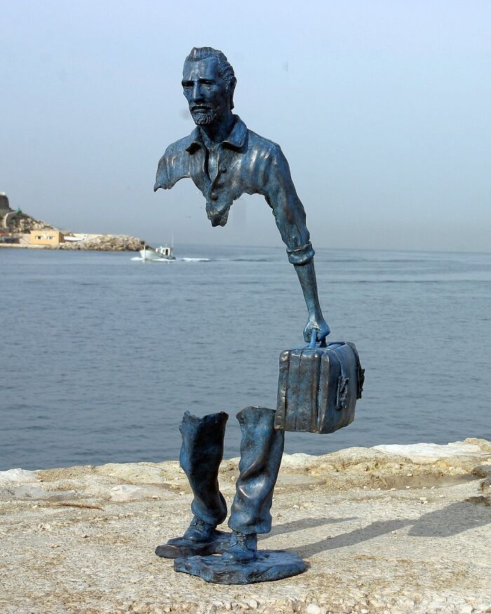Les Voyageurs By Bruno Catalano