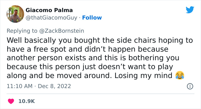 Guy’s Tweet Goes Viral With Nearly 200K Likes After He Shares How A Guy Refused To Swap His Middle Seat On The Plane
