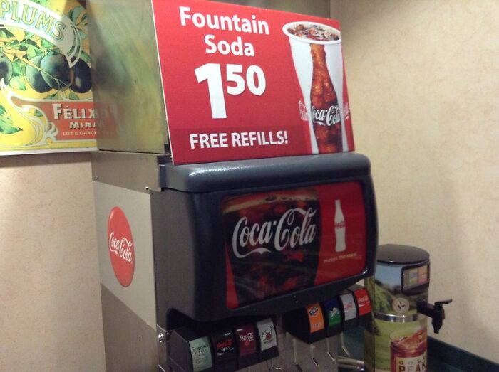 Netizen Wonders "What Is An American Thing But Americans Think Everyone Outside Of America Does It?", Gets 30 Responses