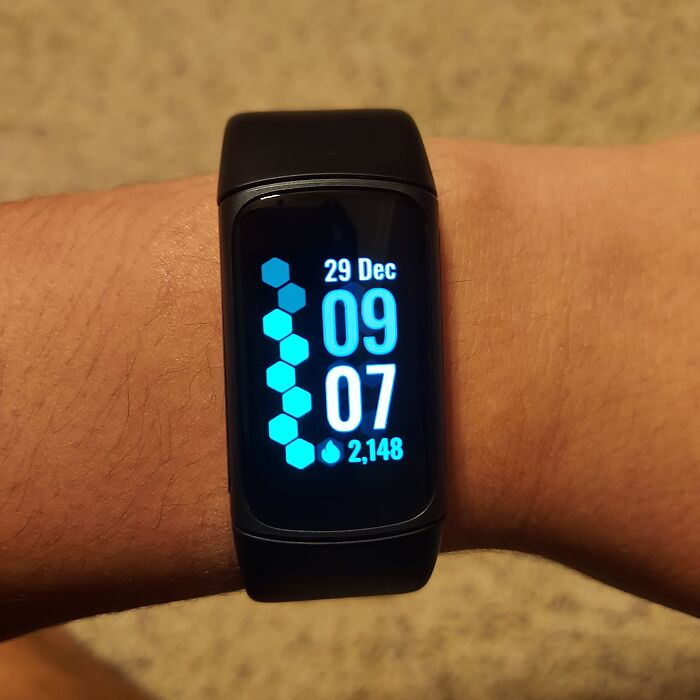 Got A Fitbit Charge 5 After Having A Crappy Generic Watch For Years