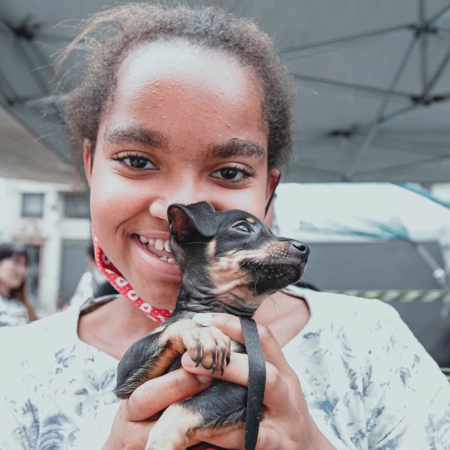 In Brazil, Dogs Make Homeless Children's Lives A Little Less Sad (30 Pics)