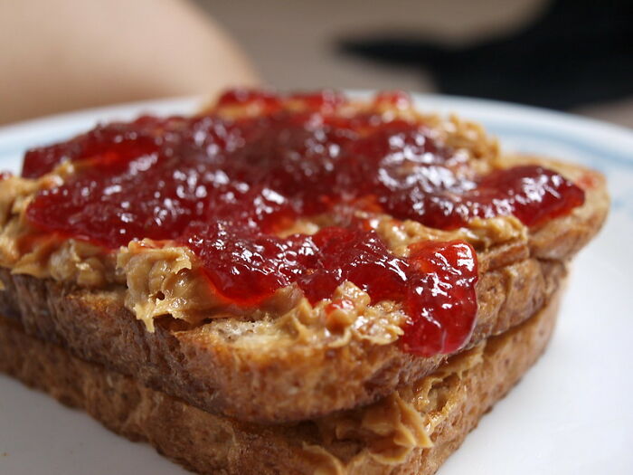 Netizen Wonders "What Is An American Thing But Americans Think Everyone Outside Of America Does It?", Gets 30 Responses