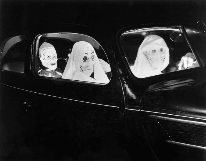 I Wouldn't Want To Find Myself Driving Next To This Unholy Trinity, Caught On Film In 1938