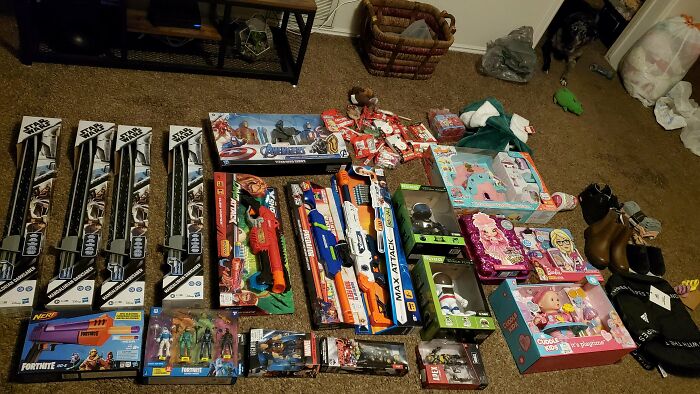 Here's The Presents Me And My Wife Bought For A Struggling Single Mom And Her 5 Kids, Apparently They Were Each Getting 1 Small Present And Were Pretty Sad