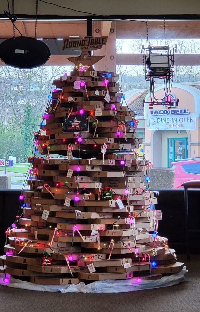 Christmas Tree Made Out Of Pizza Boxes - Round Table Pizza