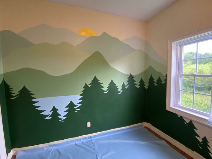 He pintado un mural en la habitación de mi bebé con temática de bosque