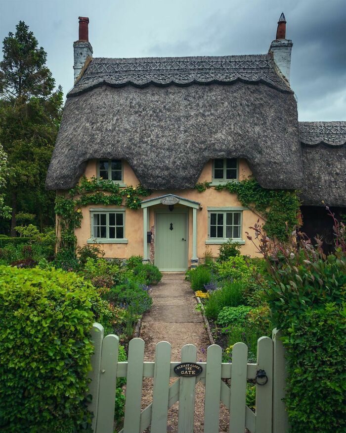 This Cute Cottage Looks Like It Straight Out Of A Fairy Tale Book