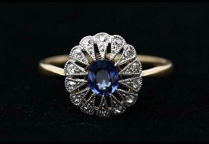 Un anillo de zafiros y diamantes recuperado del Titanic en 1987