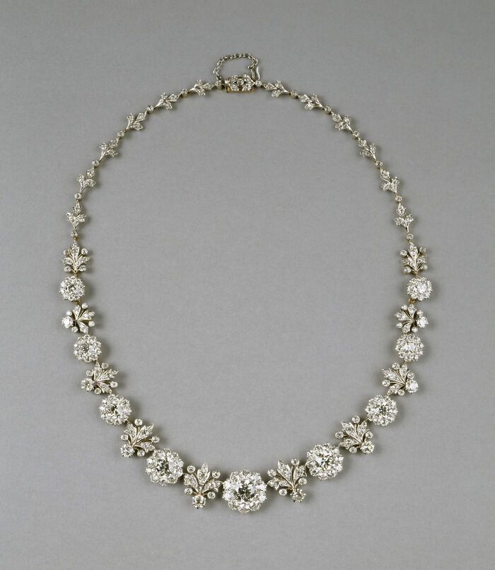 Collar de oro, platino y diamantes fabricado por Tiffany & Co. en 1904