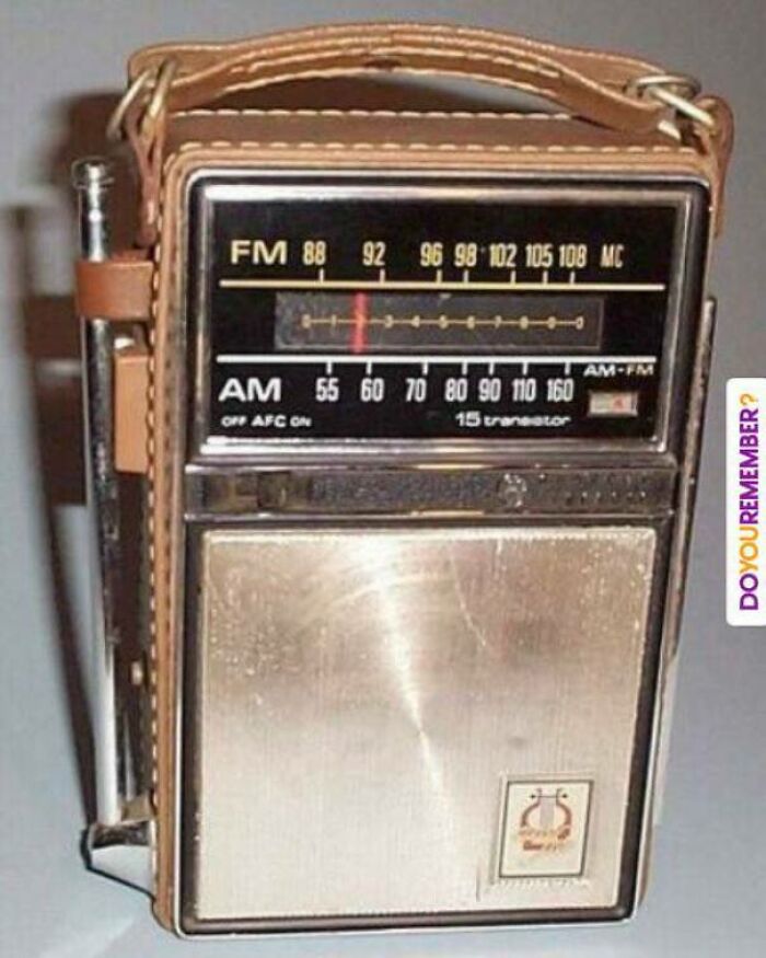 Absolutely Loved My Transistor Radio Back In The Day. 📻