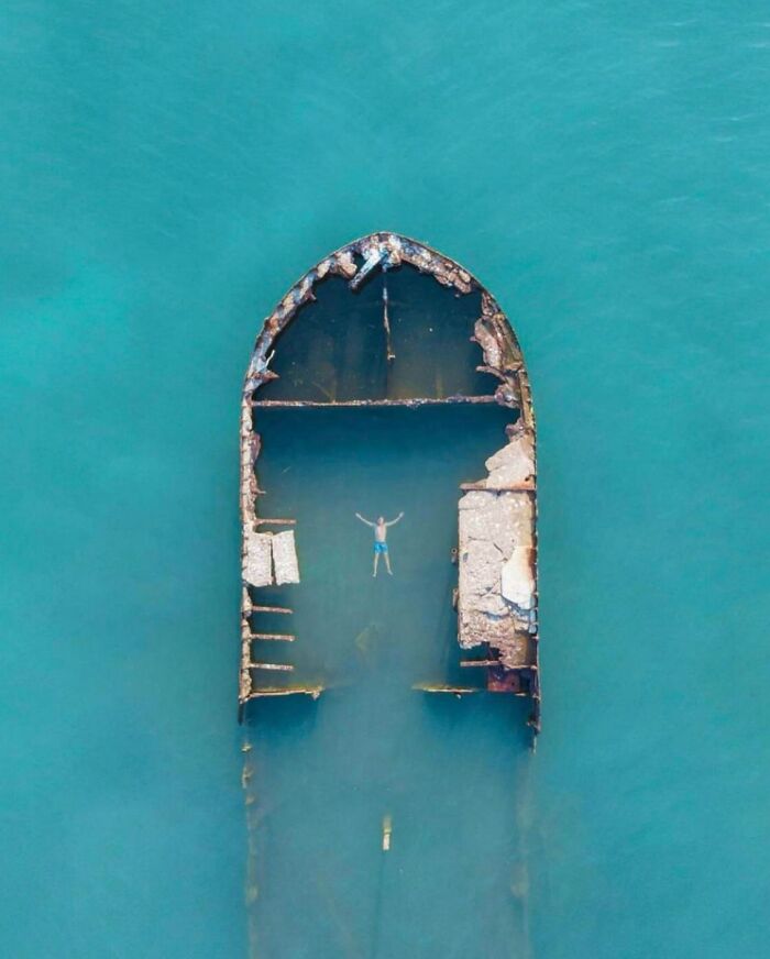 Flotando en un barco