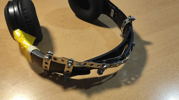 This Is How I Fixed My Broken Headphones 3 Years Ago