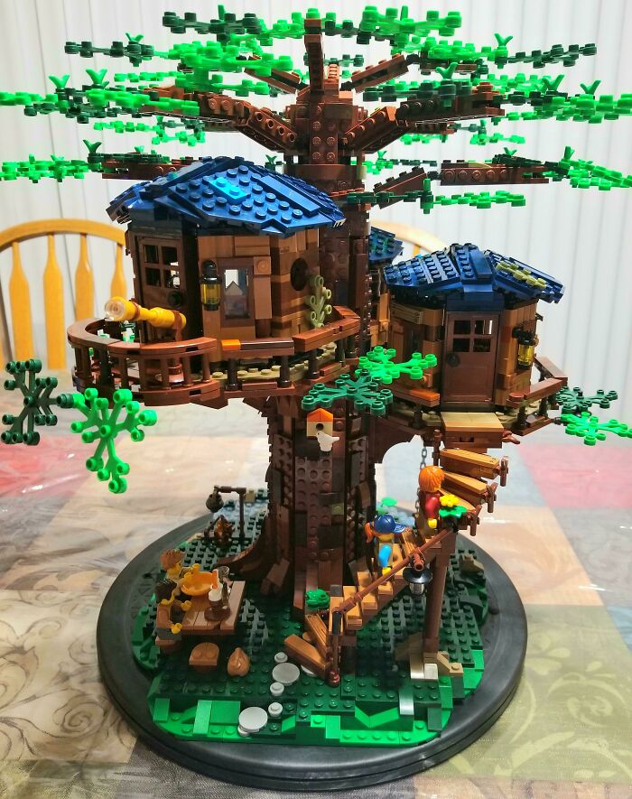 Finally Completed The LEGO Ideas Treehouse Set