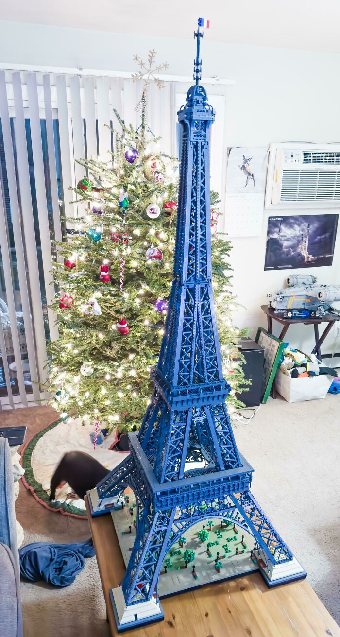 Finished The Eiffel Tower, Great Build! Will Be Going Where The Tree Is After Christmas