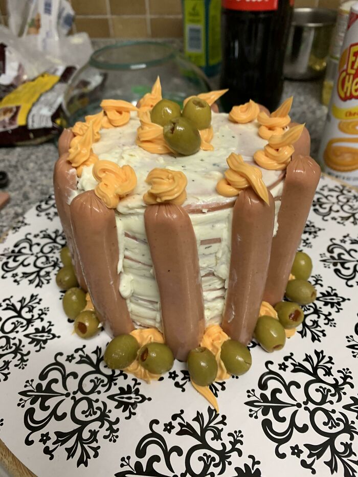I’m Somewhat Known At My Company For Baking Cakes For People. My Boss Asked Me To Make One For The Xmas Party But I’ll Be On Leave. I Still Wanted Him To Know Exactly What I Think Of Him