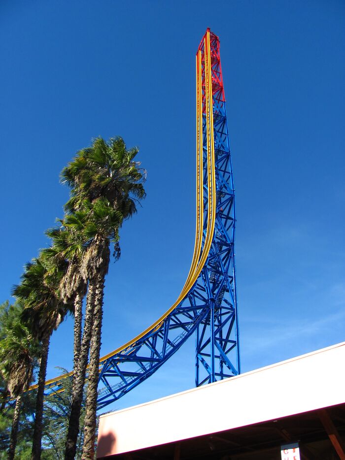 Superman: Escape From Krypton Ride At Six Flags Magic Mountain, California