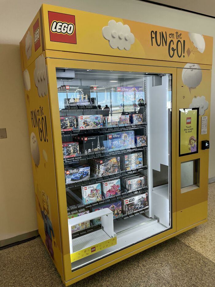 LEGO Vending Machine In Houston Airport