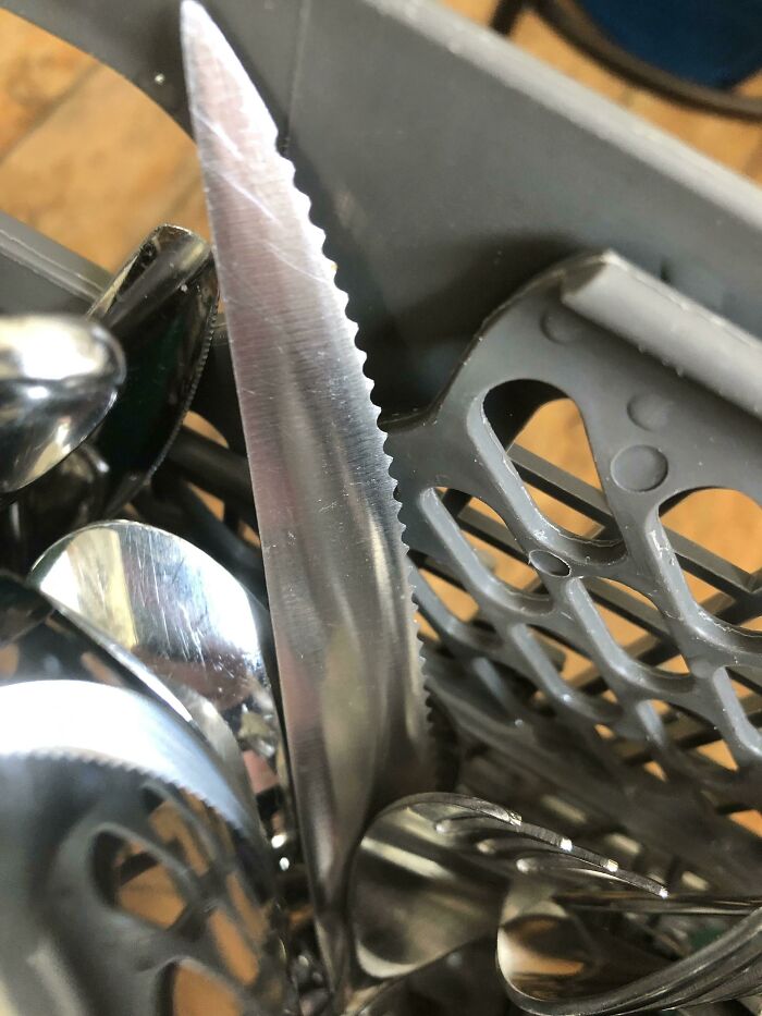 Every Time My Mom Puts Knives In The Dishwasher She Puts Them In Like This