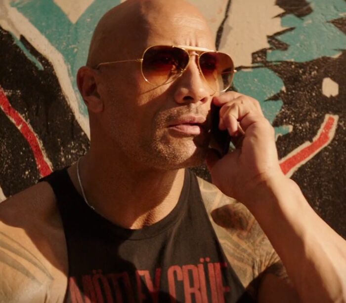 Dwayne Johnson in movie Fast And Furious Hobbs And Shaw sunglasses